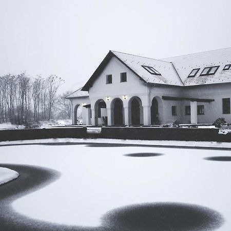 Deak Udvarhaz Hotel Kakucs Екстериор снимка