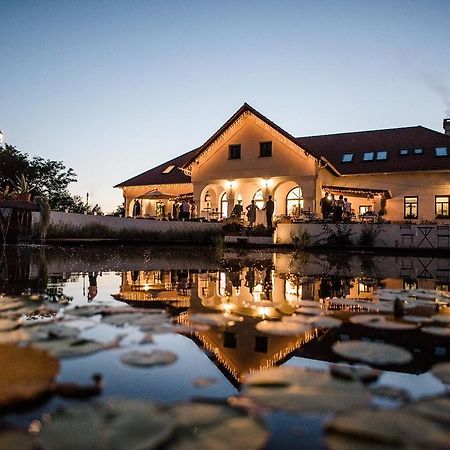 Deak Udvarhaz Hotel Kakucs Екстериор снимка