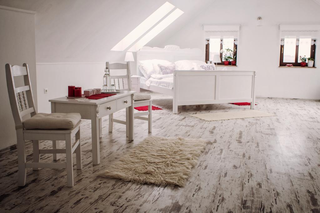 Deak Udvarhaz Hotel Kakucs Стая снимка